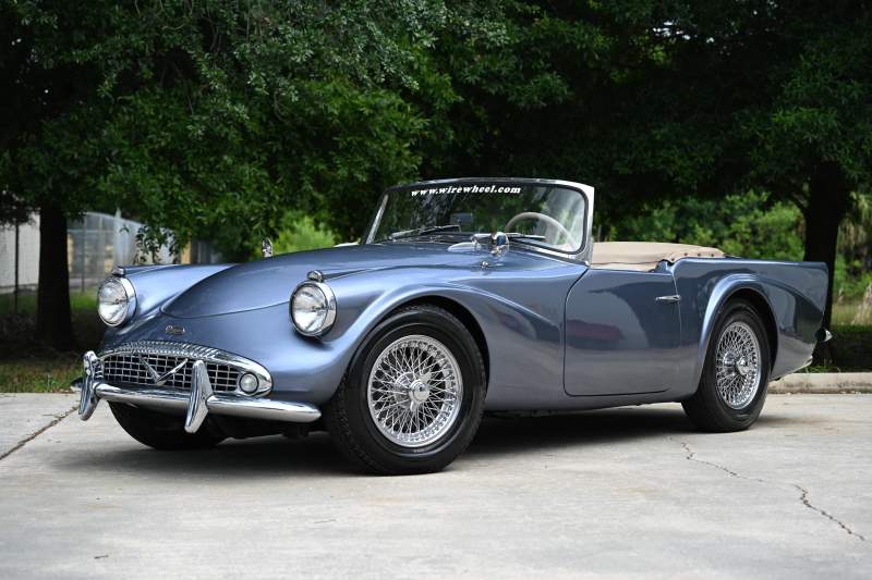 1963 Daimler SP250 Blue (2).JPG