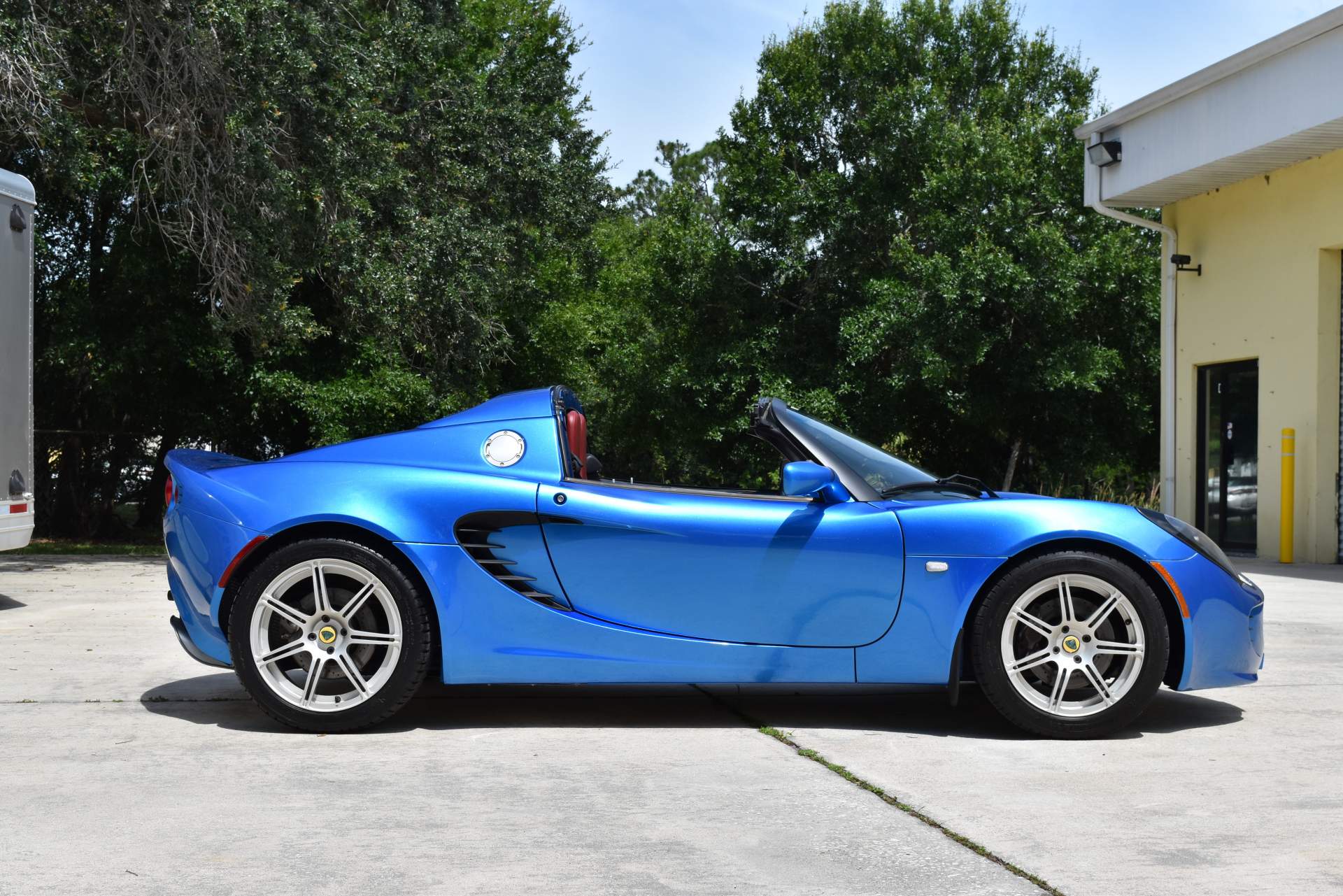 2005 Lotus Elise Blue (40).JPG